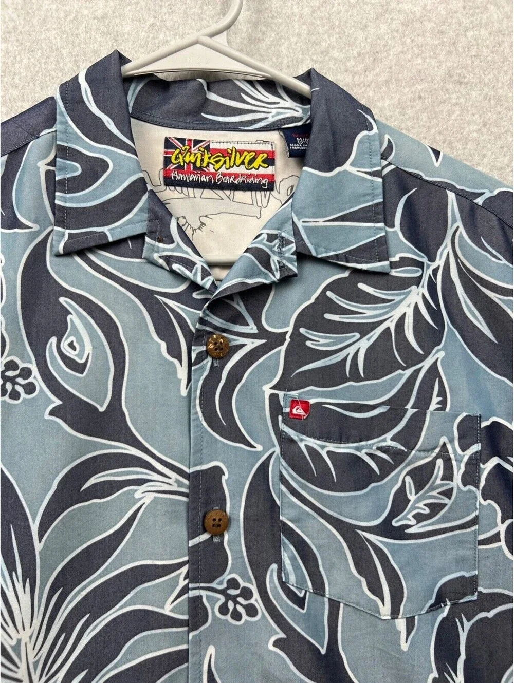 Quicksilver Hawaiian Button up Boys M 12/14 Short SleeveVaca Travel Summer